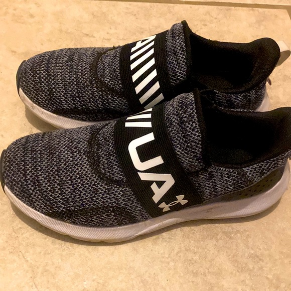 Under Armour Shoes - 7 - Picture 2 of 6